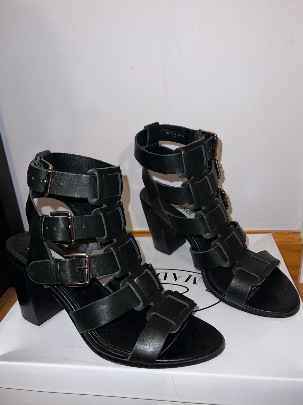 Steve Madden Black Leather Ninna Strappy Buckle Block Heel Sandals - Women